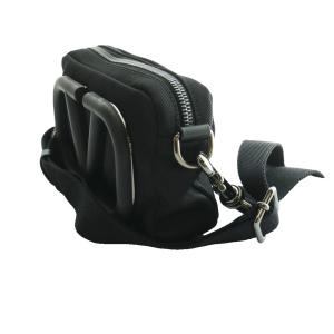 VALENTINO Vロゴ シグネチャー ショルダーバッグ ブラック