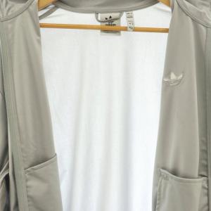 adidas Originals オーバーサイズ ファイヤーバード トラックトップライトオニキス ジャケット ロゴ ワンカラー M シルバーカラー