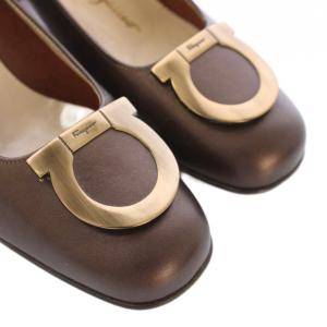 Salvatore Ferragamo ガンチーニ パンプス ラウンドトゥ レザー 5C 茶 ブラウン /TK GY62