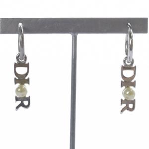 ピアス フェイクパール ロゴ シルバー色 /YO4 GY49 OH