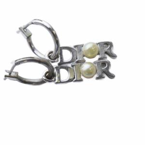 Dior ピアス フェイクパール ロゴ シルバー色 /YO4 GY49 OH