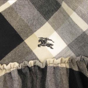 BURBERRY BLUE LABEL プリーツショートパンツ ウール 34 ホース刺繍 黒 ブラック ベージュ チェック柄 フリル /GV GY53
