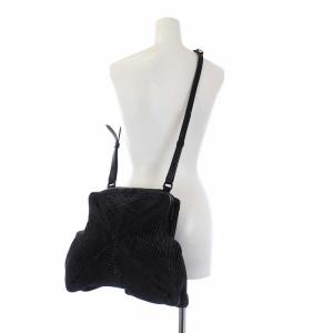 ISSEY MIYAKE プリーツ クロスボディバッグ ショルダーバッグ グレー