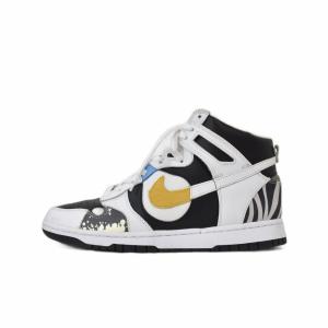 WMNS DUNK HIGH WHITE AND BLACK US11
