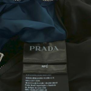 PRADA 23AW トライアングルプレート リバーシブル 52 ブラック