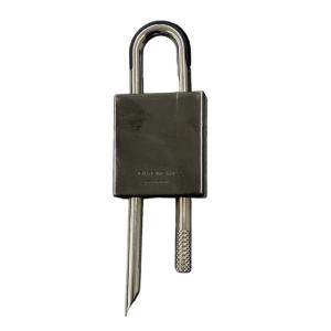 GIVENCHY Logo Padlock Keyring カラビナ キーホルダー シルバー ブラック