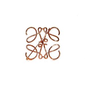 LOEWE アナグラム ブローチ ゴールド色