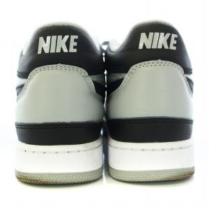 NIKE Attack QS SP Light Smoke Grey/Black White