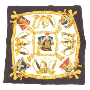 カレ90 GRAND UNIFORME 壮大な制服 スカーフ 大判 絹 シルク 総柄 黒 ブラック 白