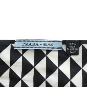 PRADA スカーフ ツイル シルク トライアングル柄 ブラック ホワイト