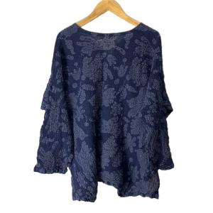 me ISSEY MIYAKE シワ加工 総柄 ブラウス シャツ ワッシャー加工 キーネック ネイビー MI22FJ761