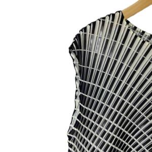 PLEATS PLEASE ISSEY MIYAKE ジオメトリック転写ノースリーブシャツ プリーツ 3 ブラック PP71-JT552