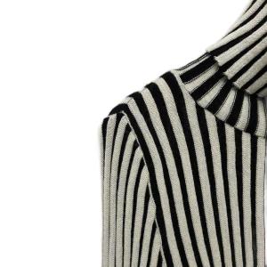 ISSEY MIYAKE プリーツニット 長袖 ニット タートルネック 2 ホワイト ブラック IM94KN533