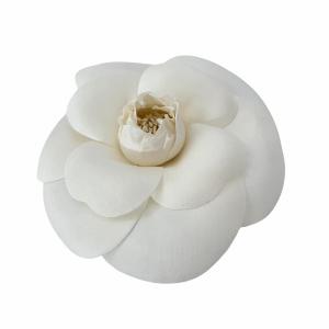 CHANEL 美品 カメリア フラワー ブローチ コサージュ ピンブローチ 白 ホワイト 小物