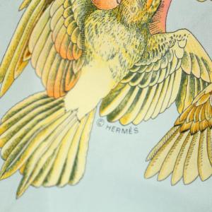 HERMES カレ90 侵入者 L'intrus 大判スカーフ 鳥柄 シルク ライトブルー