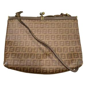 FENDI フェンディ-ショルダーバッグ ズッカ柄 がま口 ベージュ GY99
